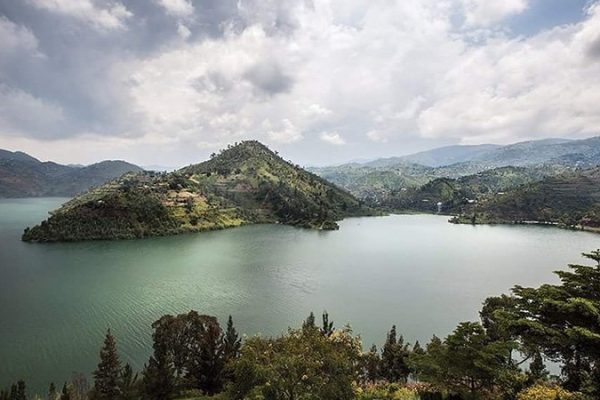 Visiting the Twin Lakes in Rwanda