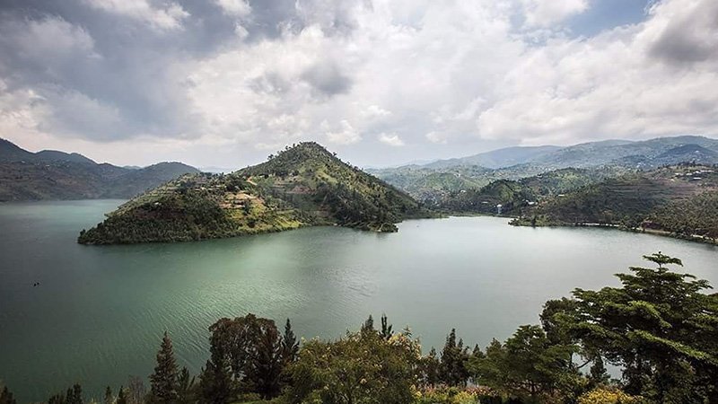 Visiting the Twin Lakes in Rwanda